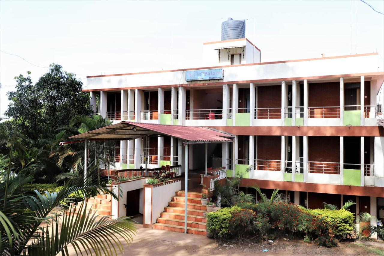 River Palace - A Valley View Hotel Panchgani Esterno foto
