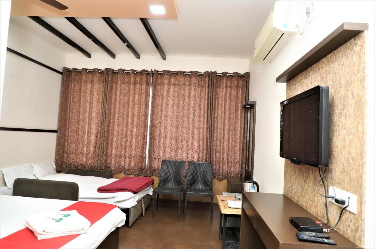 River Palace - A Valley View Hotel Panchgani Esterno foto