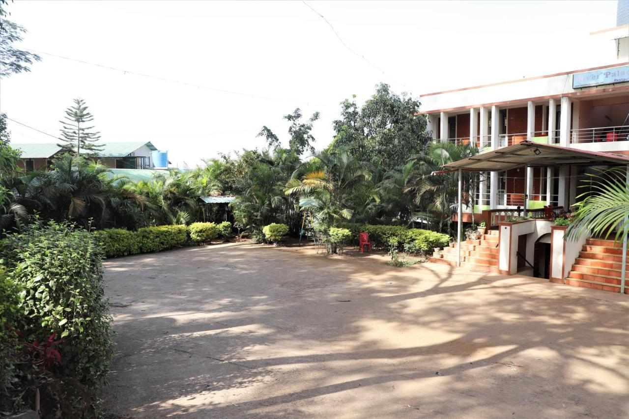 River Palace - A Valley View Hotel Panchgani Esterno foto